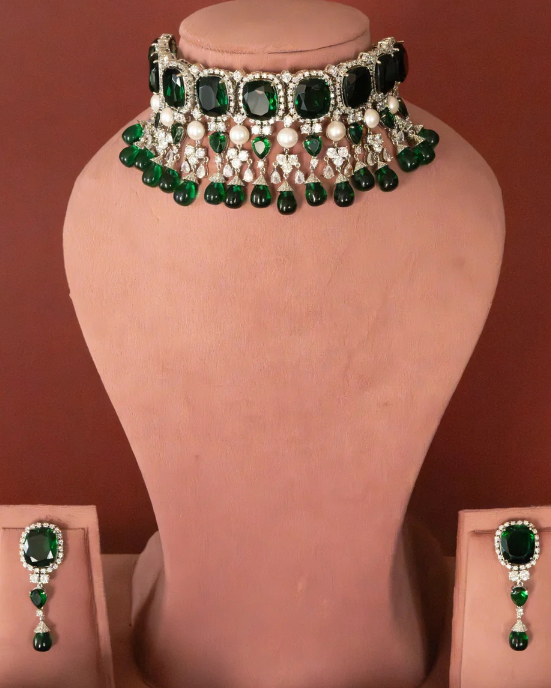 Emerald Pearl Cascade Choker Set