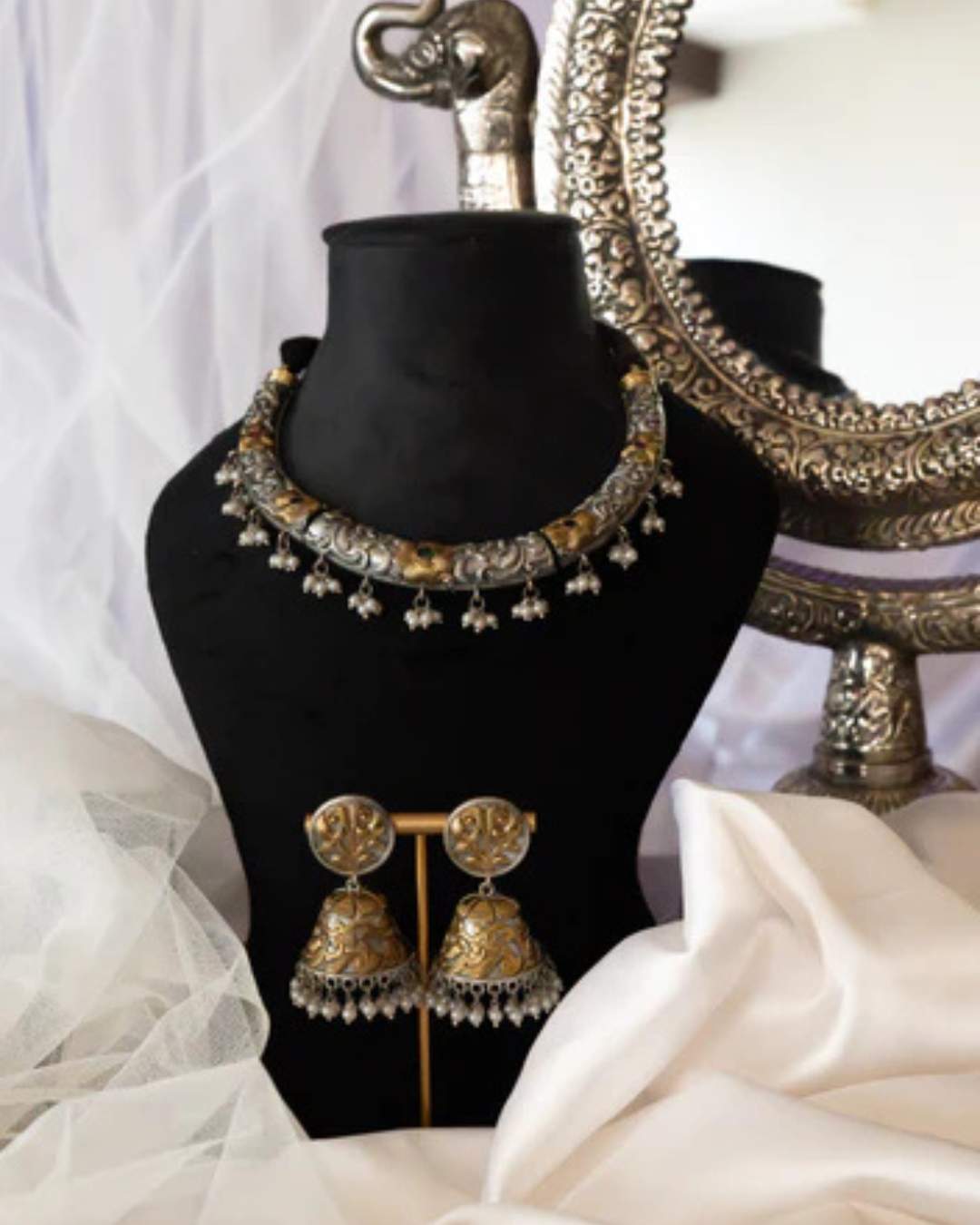 Rajvanshi Pearl Choker Set