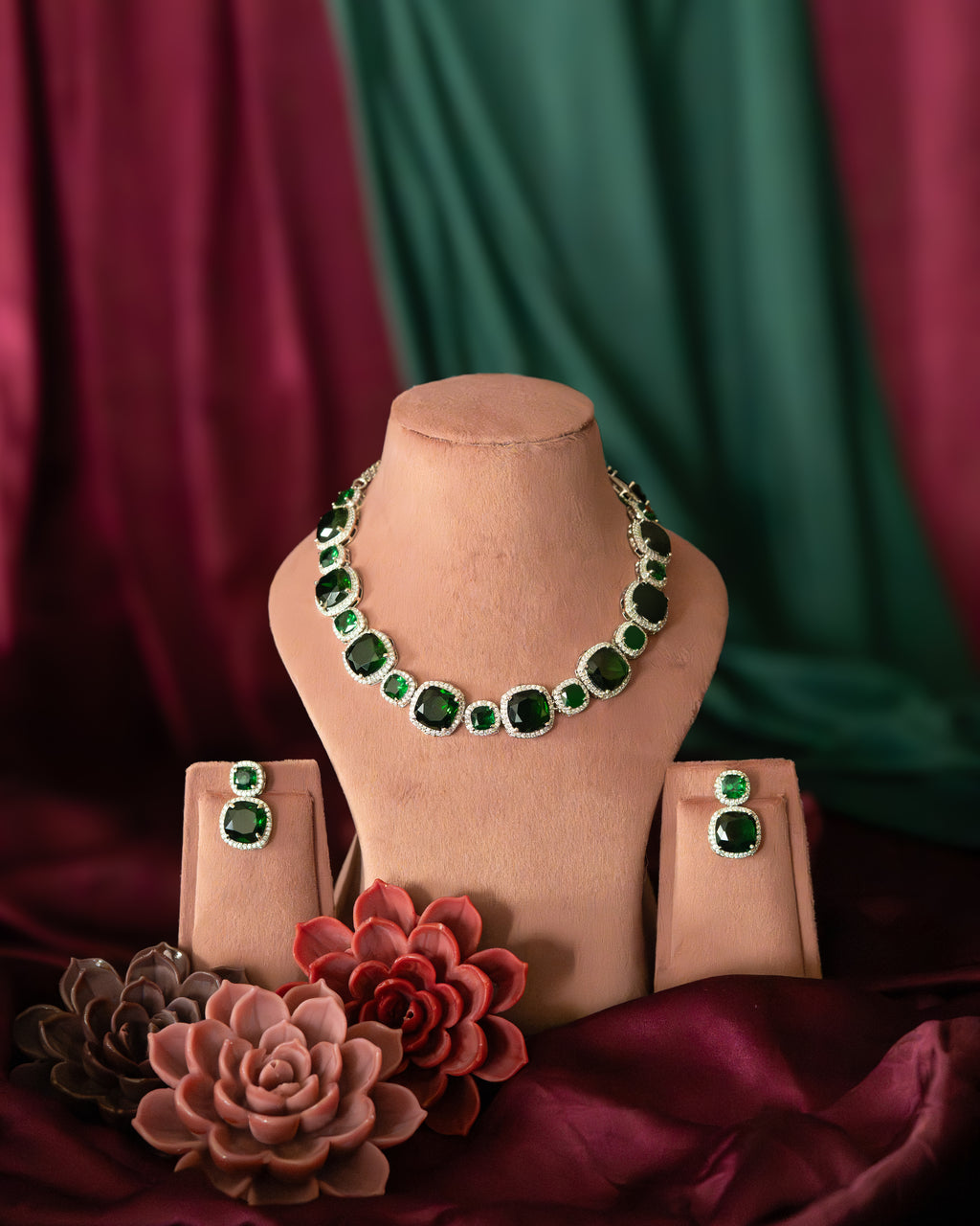 Emerald Classic Halo Necklace Set