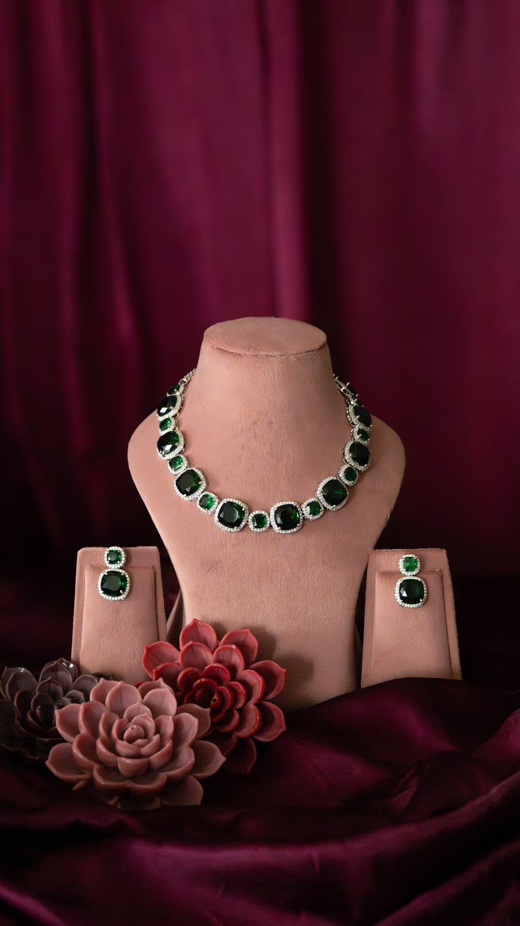 Emerald Classic Halo Necklace Set