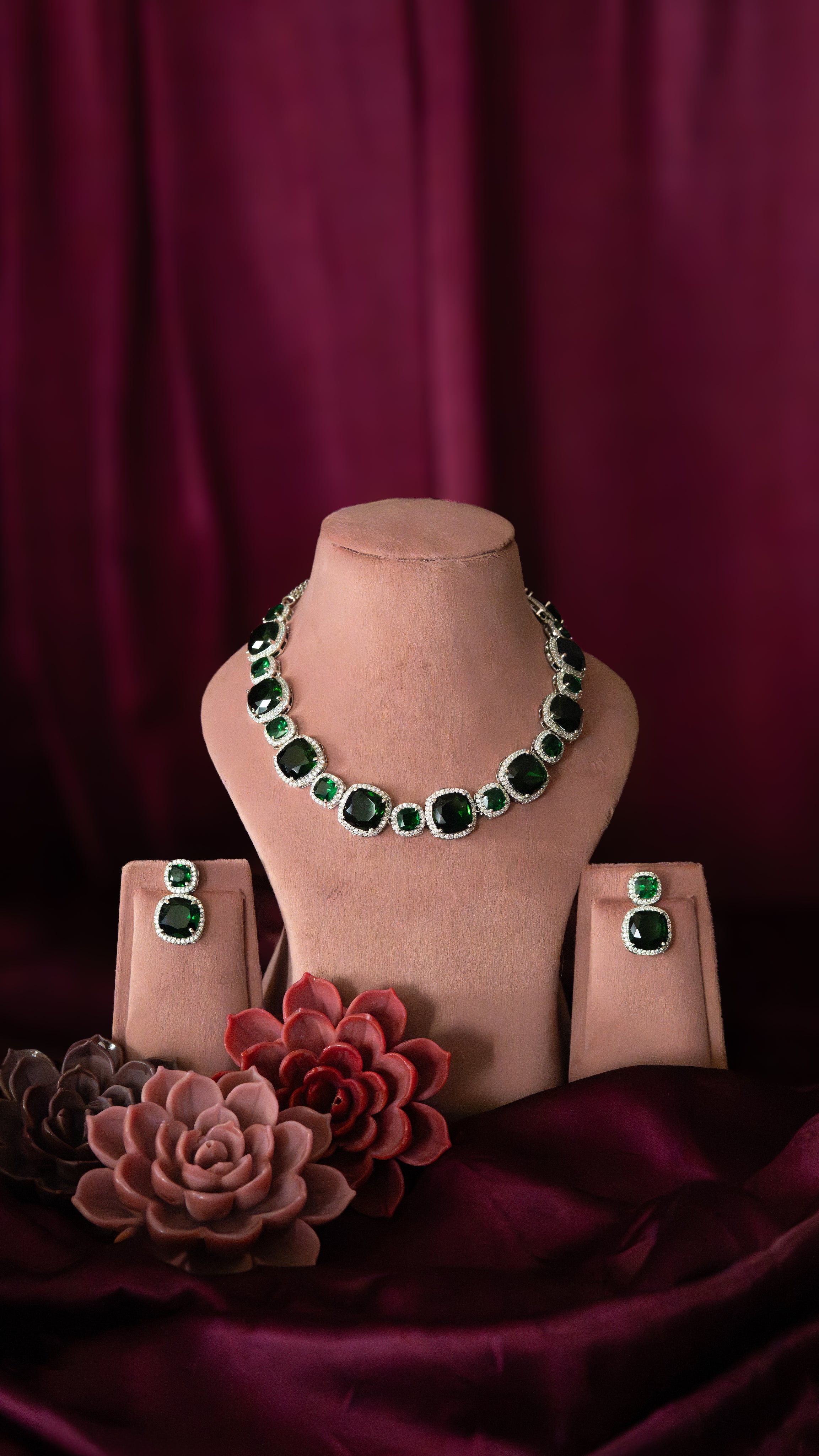 Emerald Classic Halo Necklace Set
