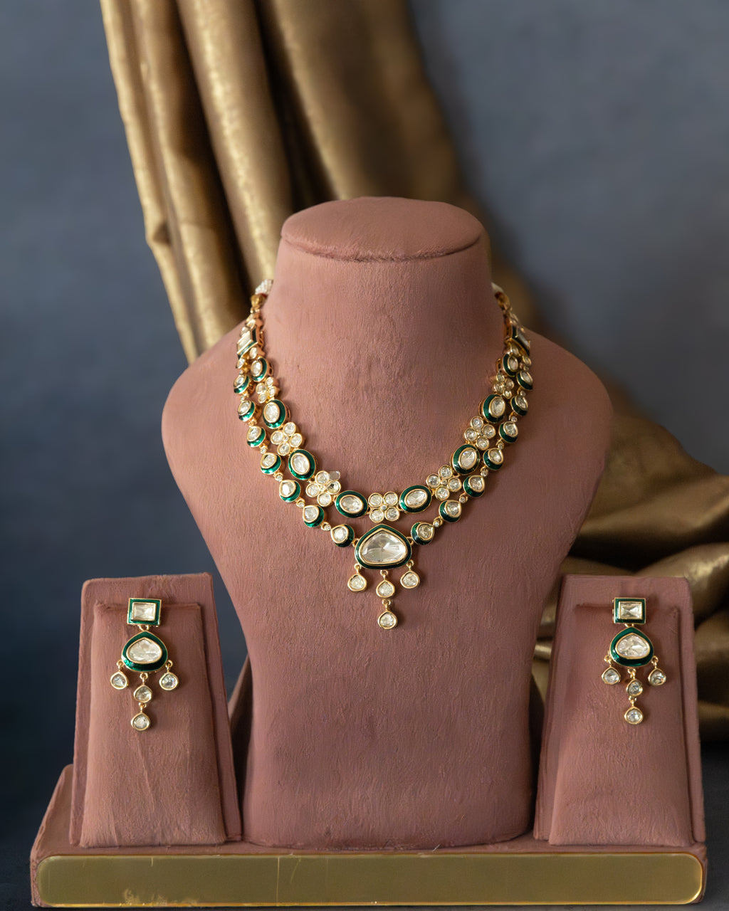 Emerald Kundan Floral Necklace Set