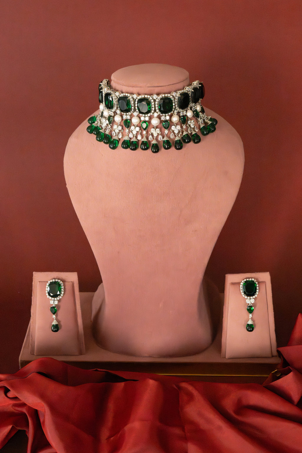 Emerald Pearl Cascade Choker Set