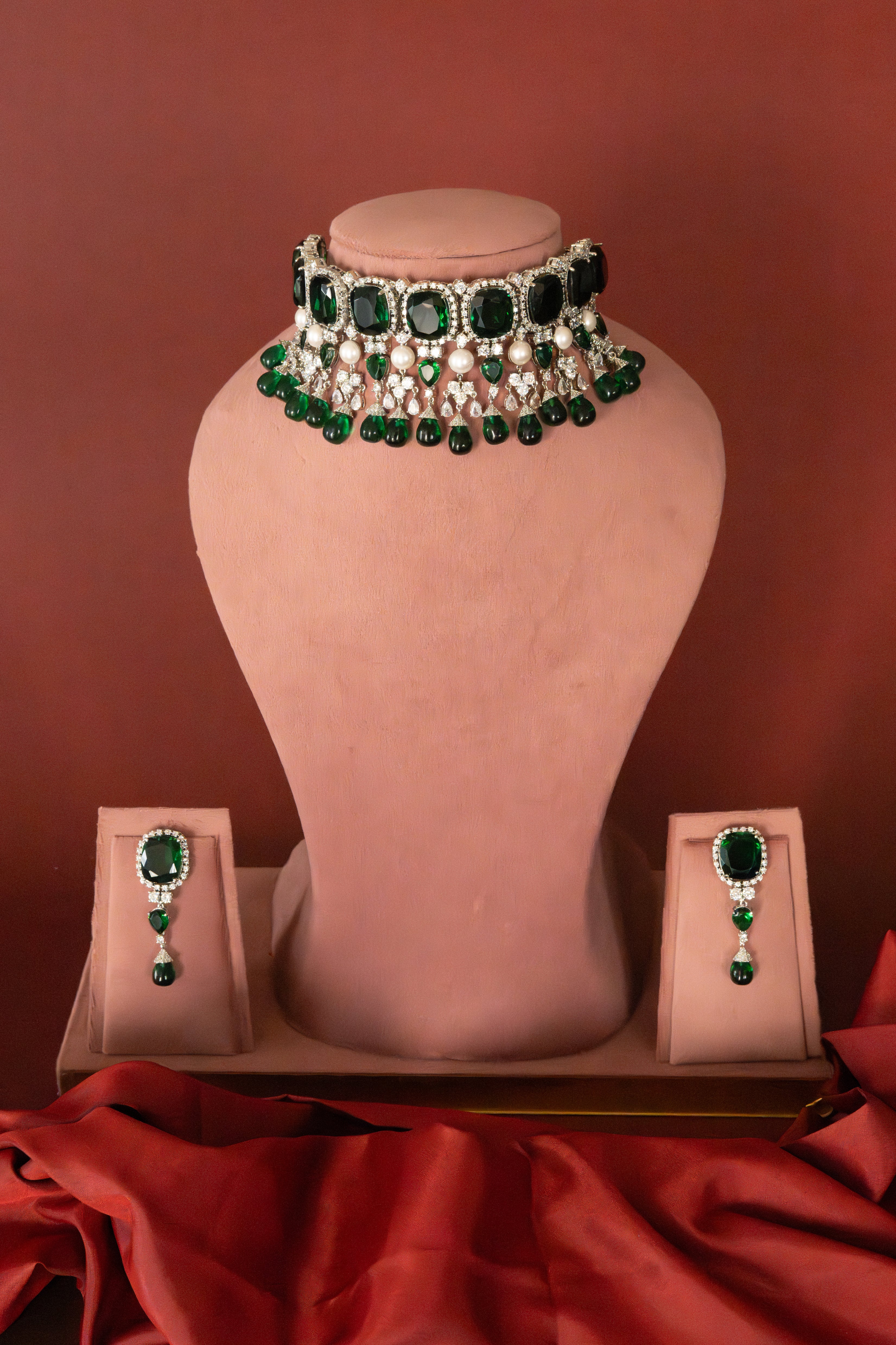 Emerald Pearl Cascade Choker Set