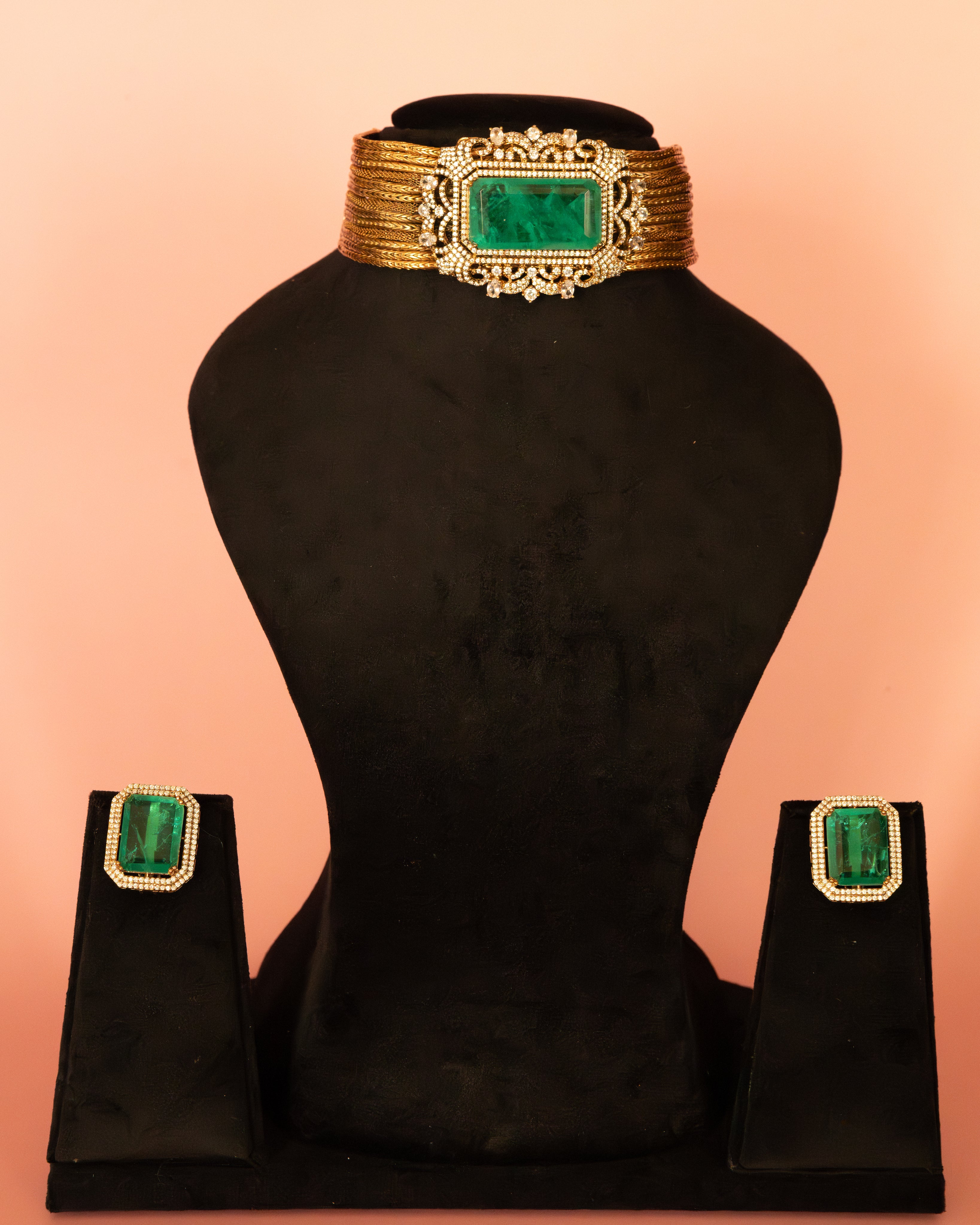 Emerald Sovereign Choker Set