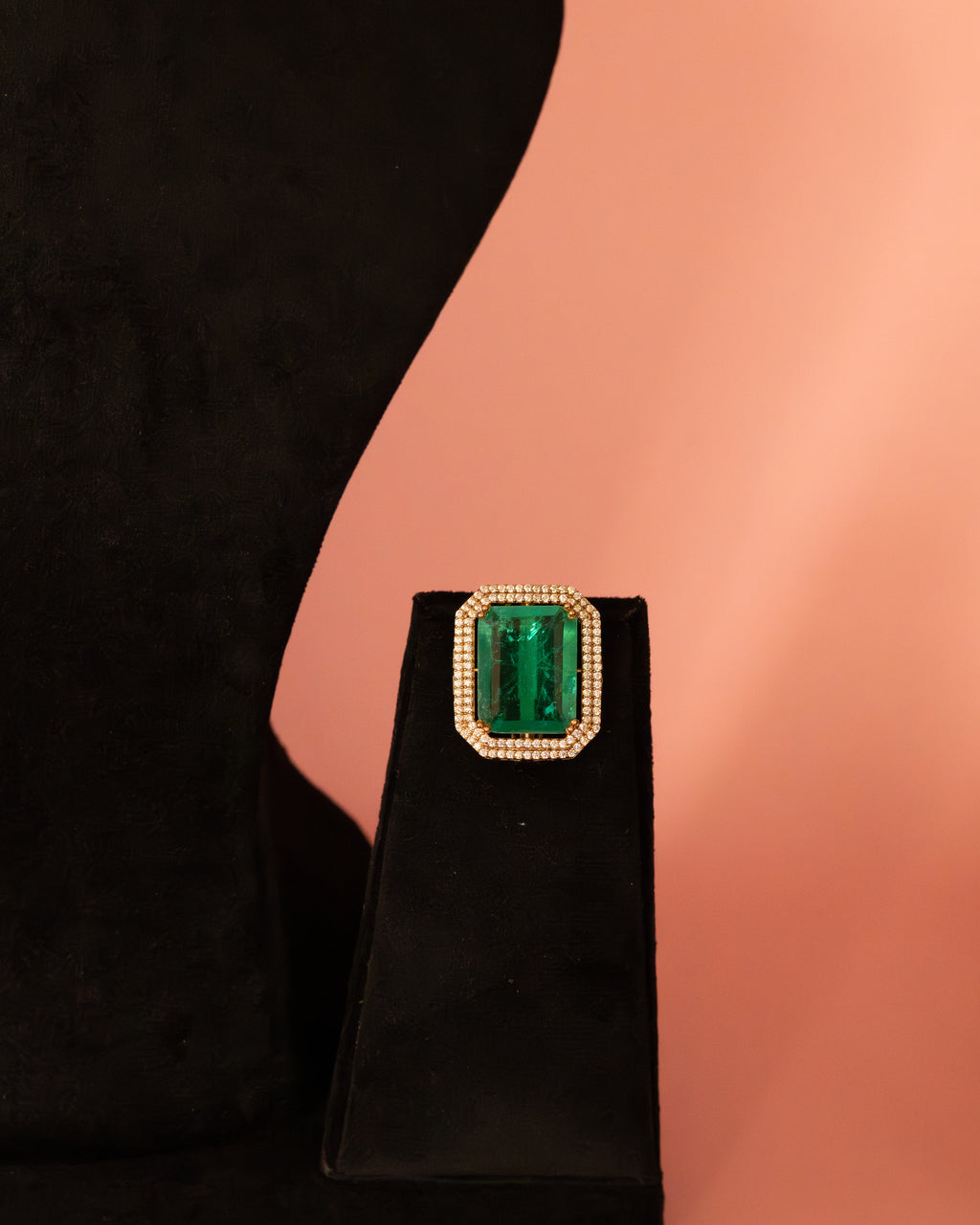 Emerald Sovereign Choker Set