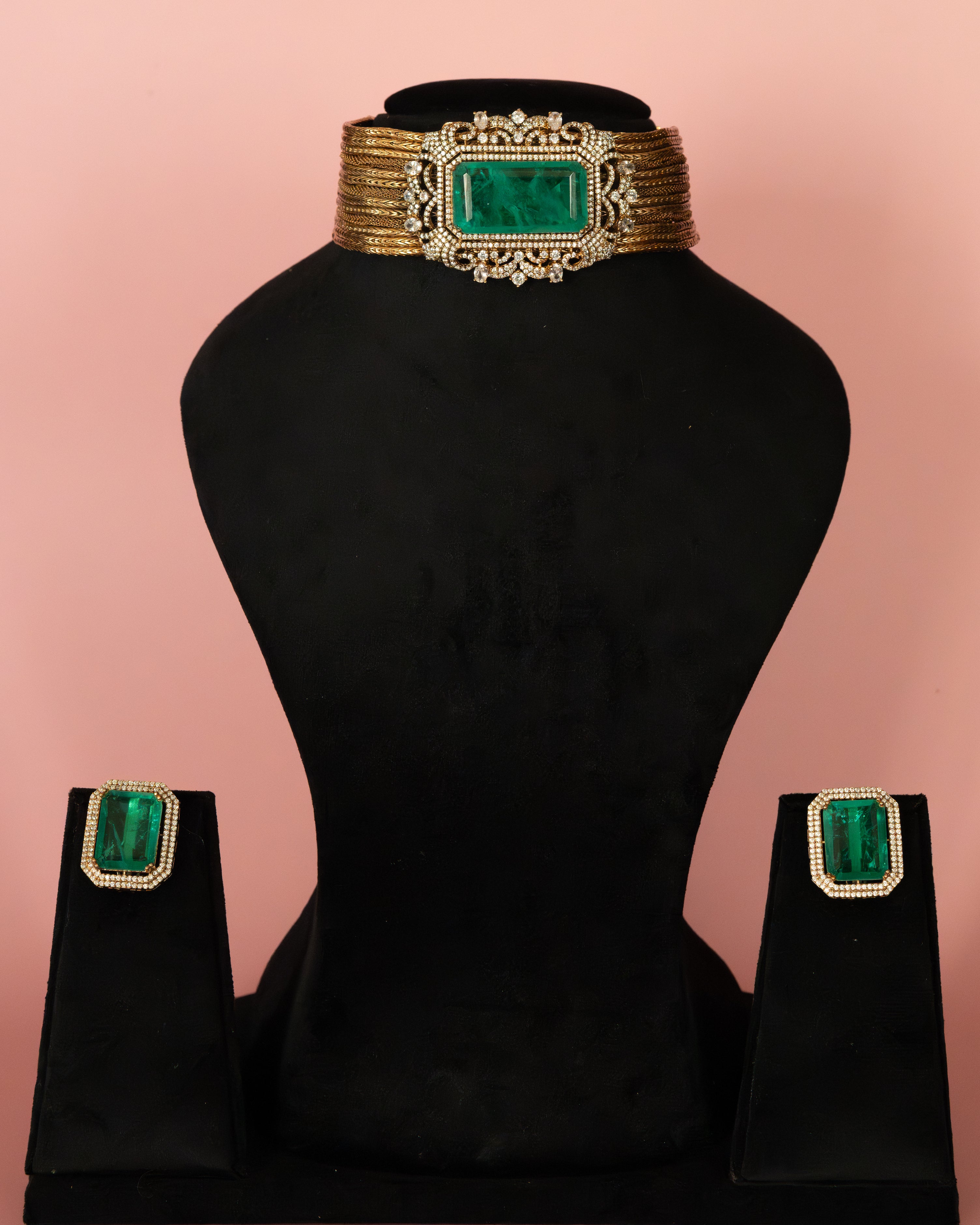 Emerald Sovereign Choker Set
