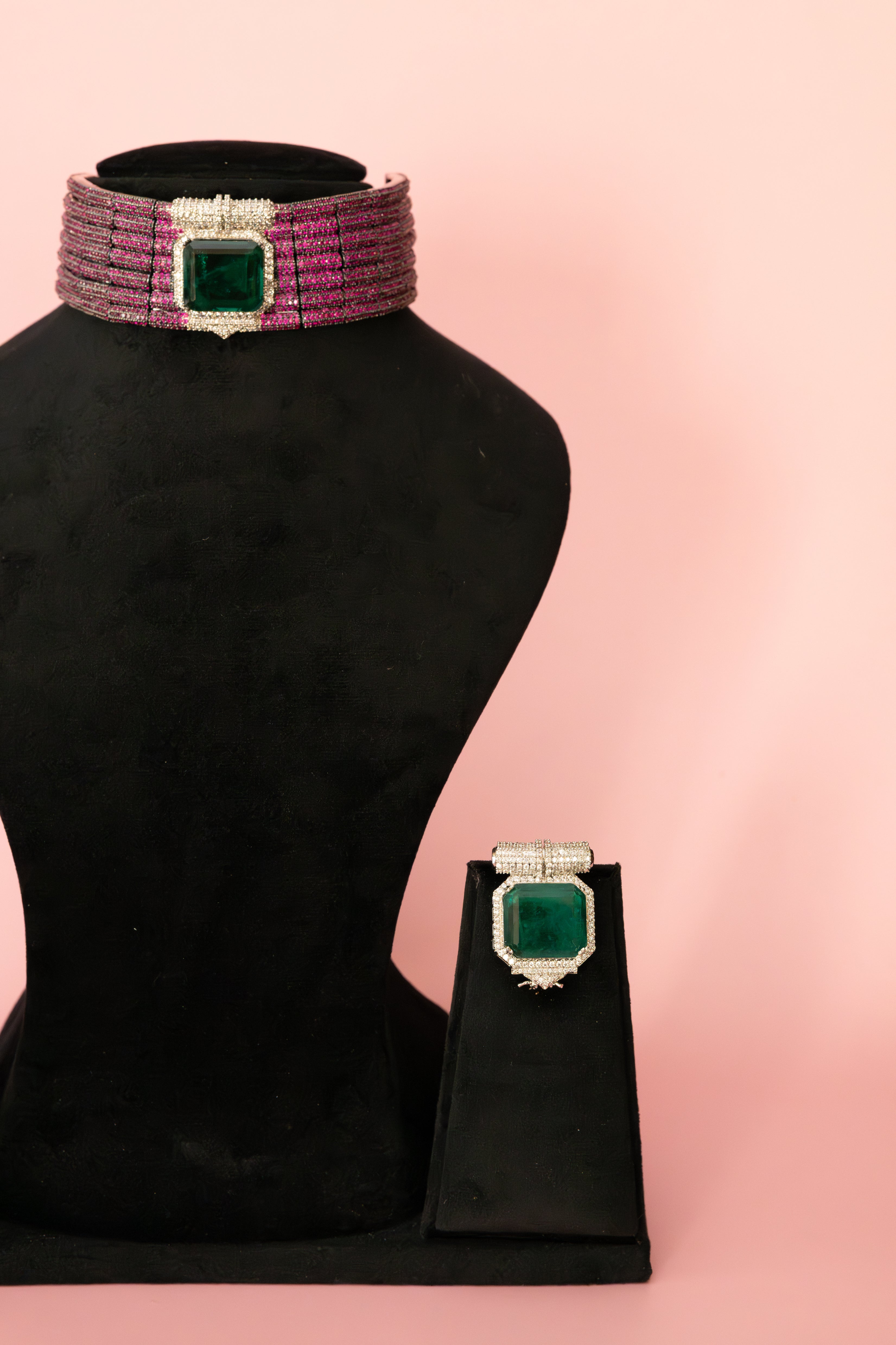Emerald Sovereign Choker Set