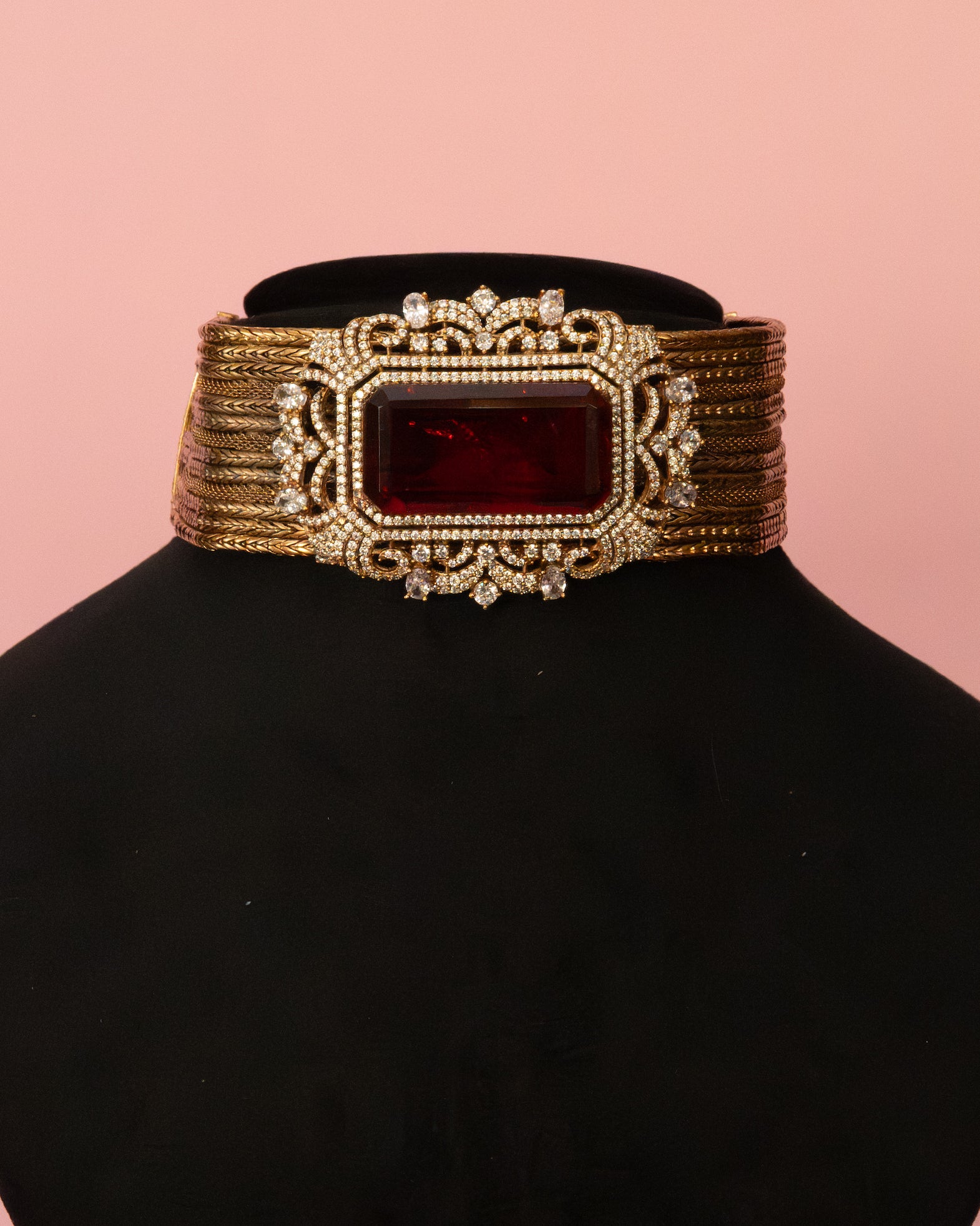 Emerald Sovereign Choker Set