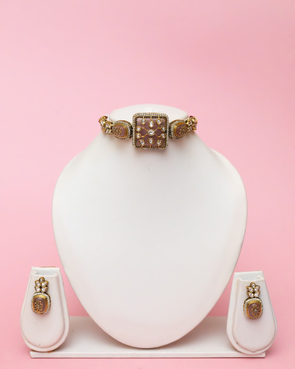 Handcrafted Nakashi Emerald Choker Set