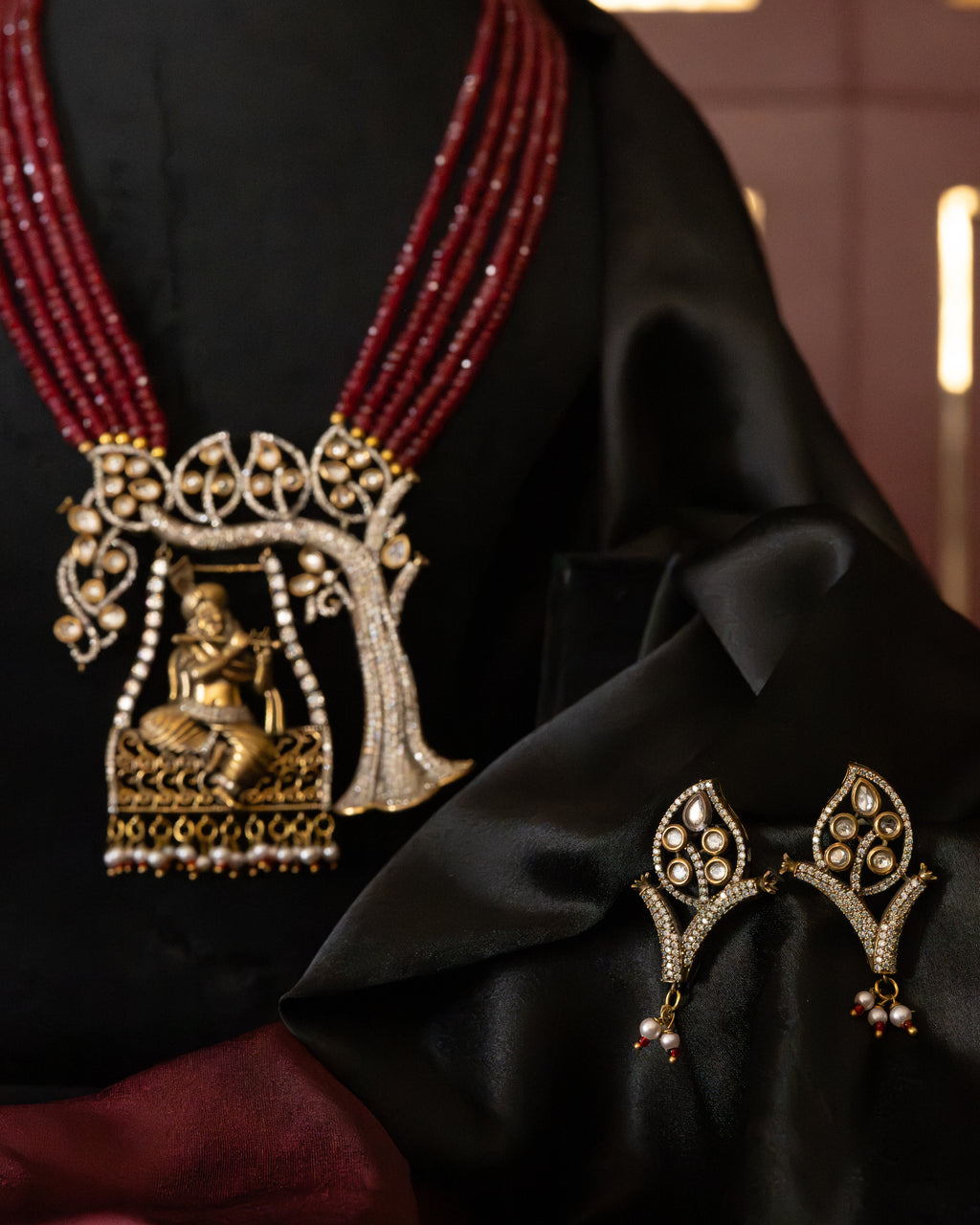 Vrindavan Heirloom Set