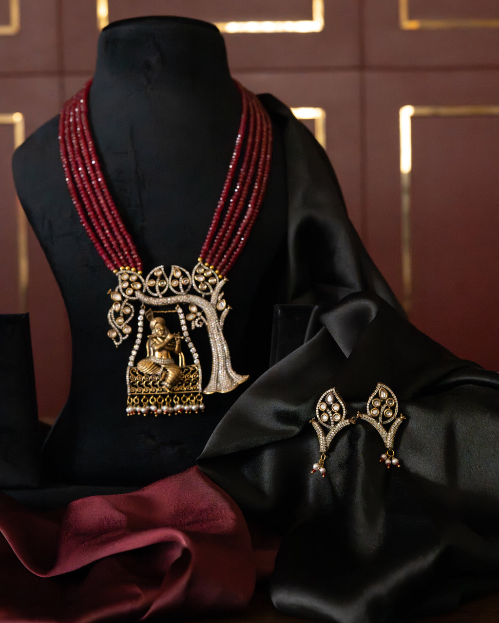 Vrindavan Heirloom Set