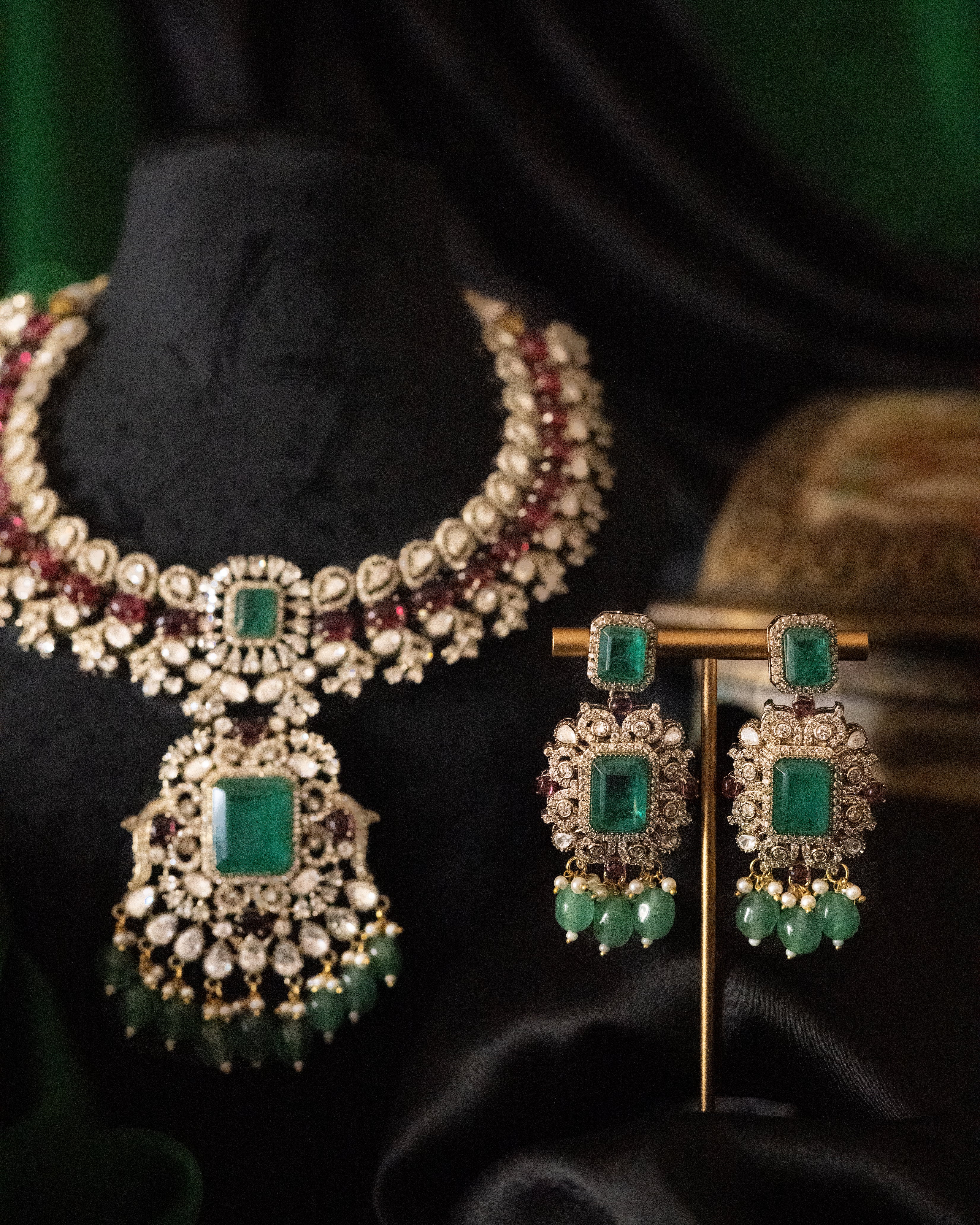 Emerald Majesty Heirloom Set