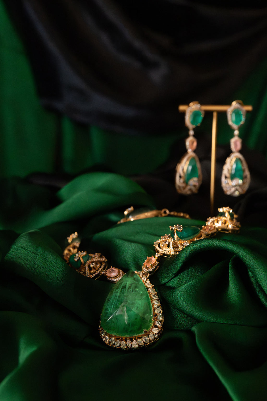 Emerald Cascade Royale Necklace Set
