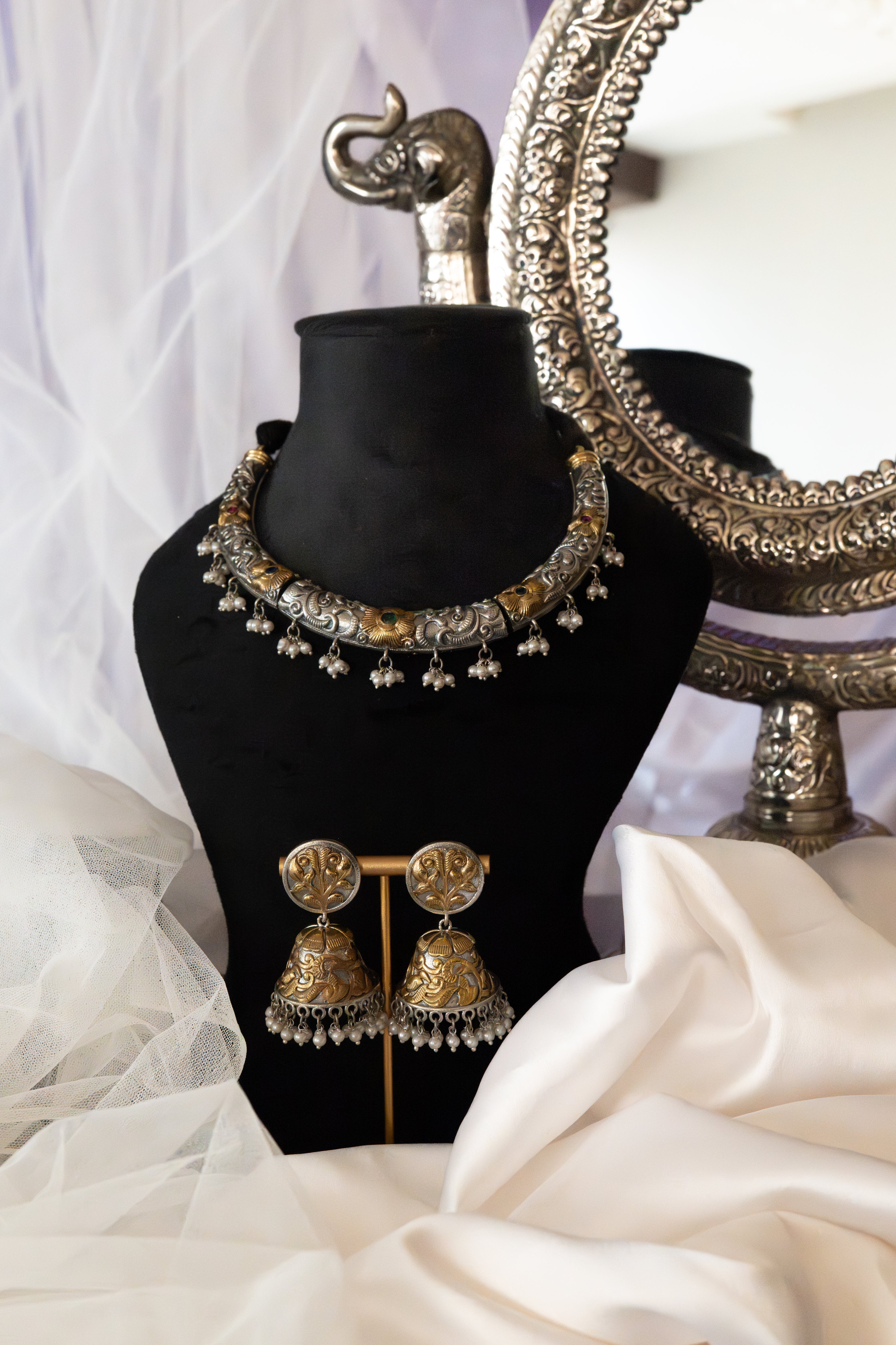 Rajvanshi Pearl Choker Set