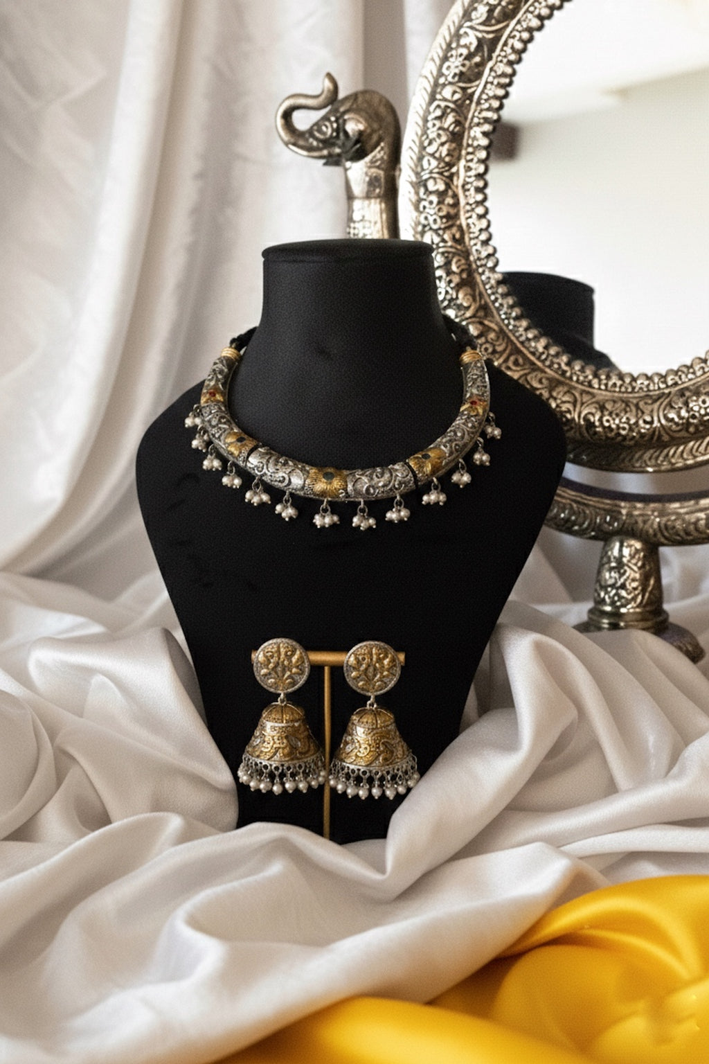 Rajvanshi Pearl Choker Set