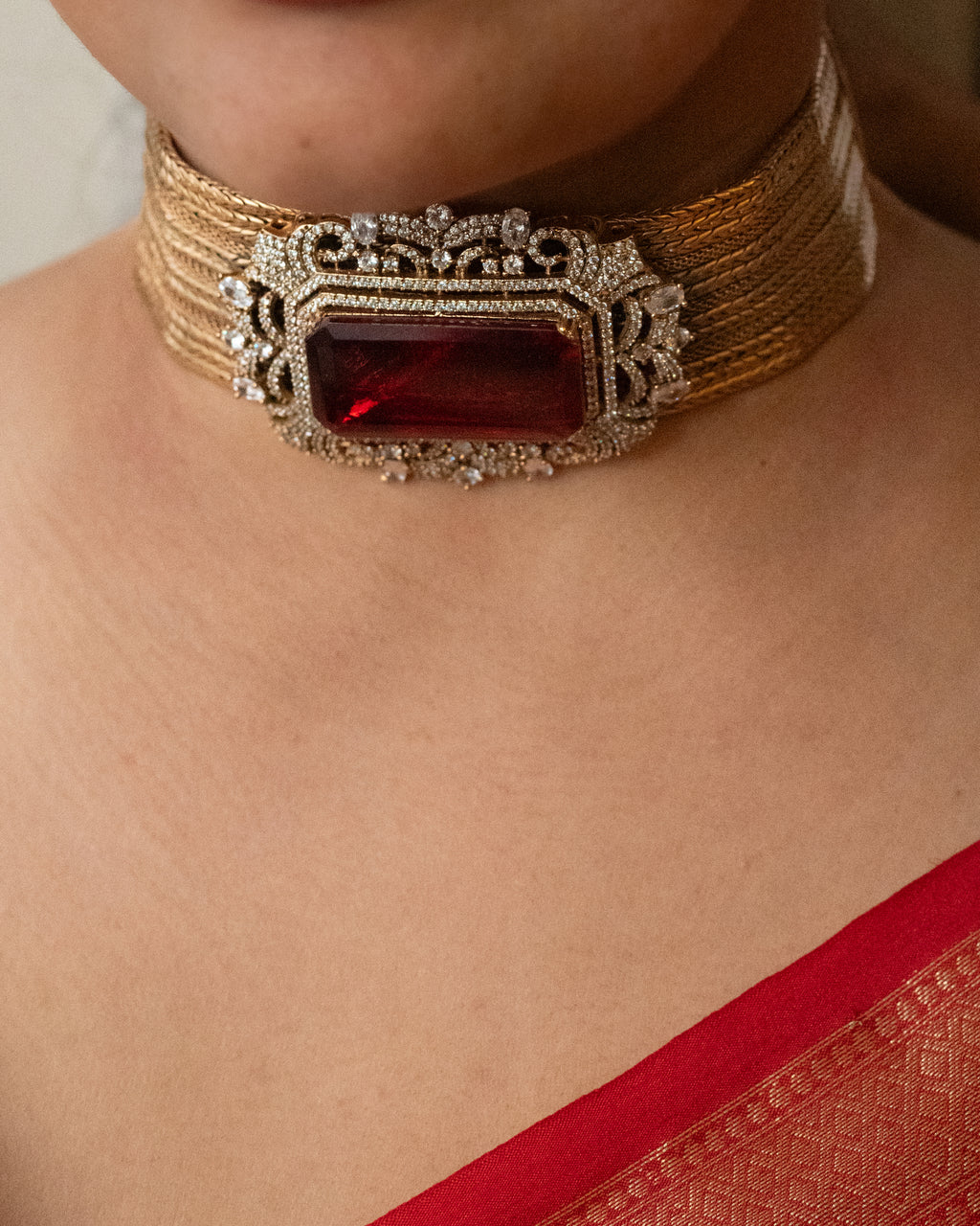 Emerald Sovereign Choker Set