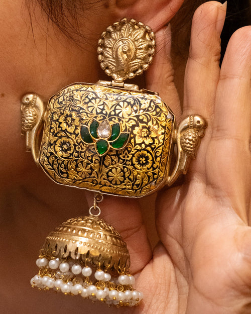 Antique Style Kundan & Pearl Jhumka Earrings