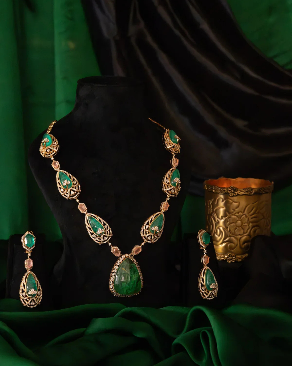 Emerald Cascade Royale Necklace Set