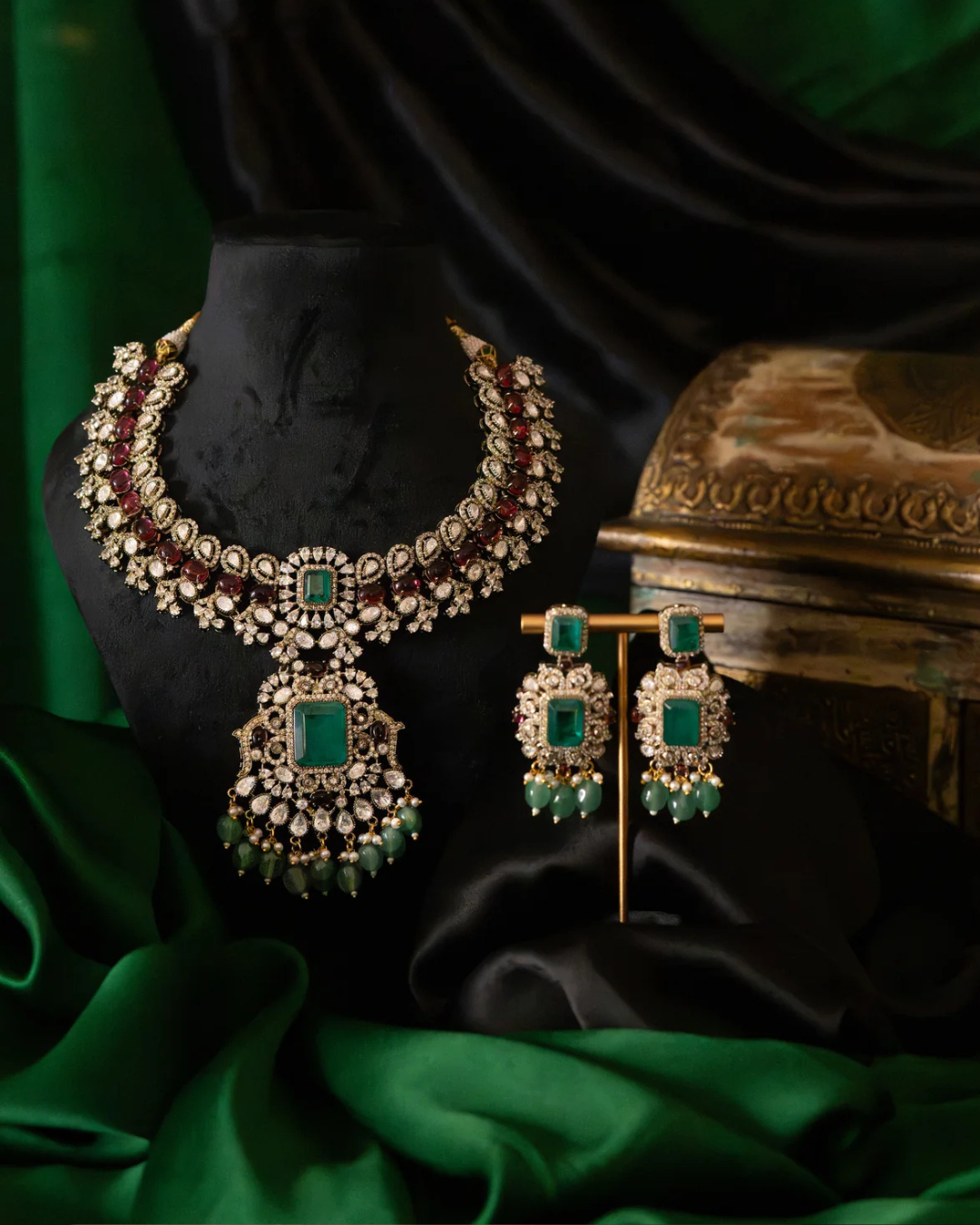 Gulaal Emerald Doublet Ruby Moissanite Set