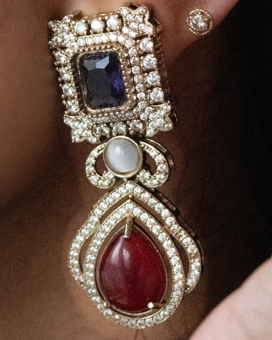 Noor-e-Zamrud Regal Drop Earrings