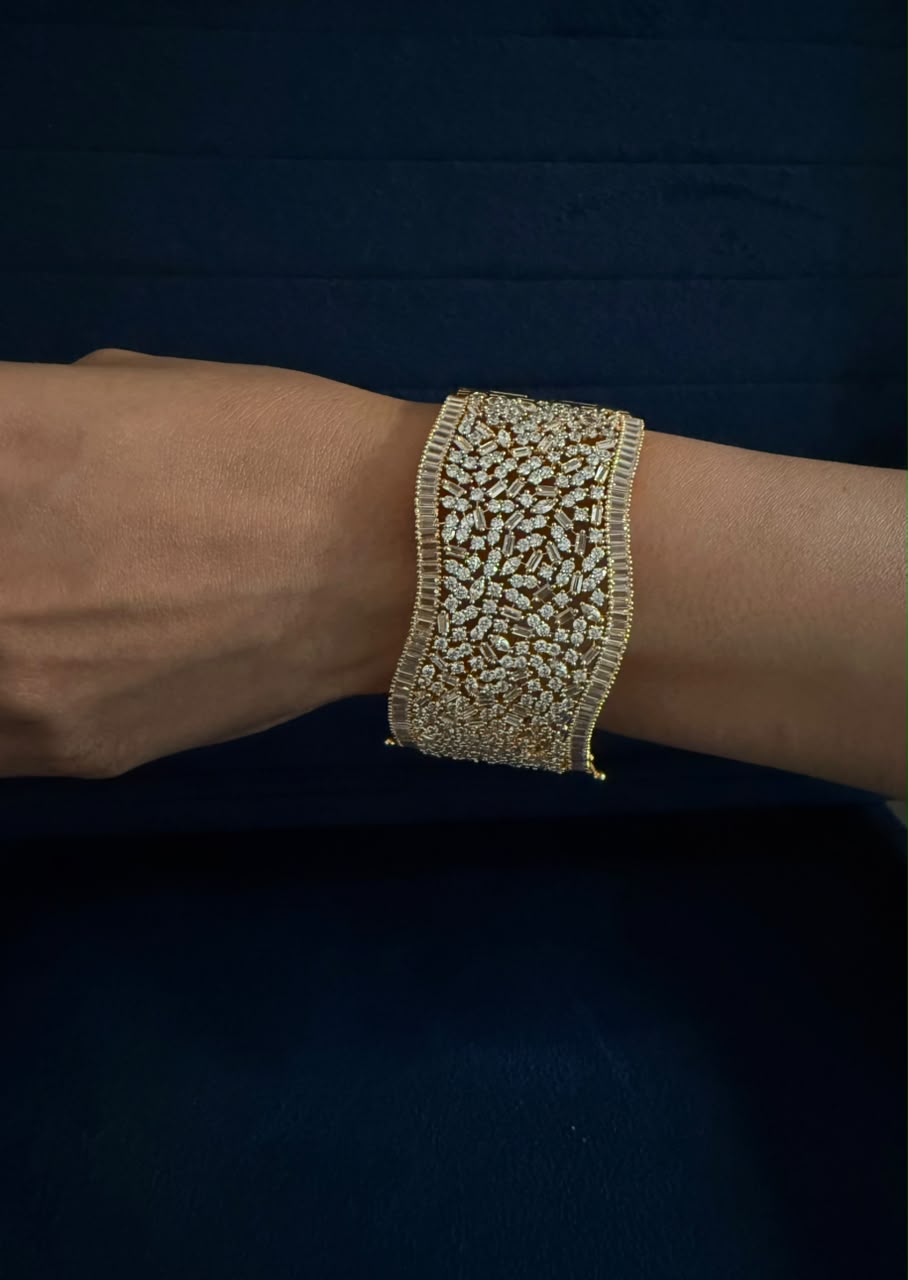 Aurelia Luxe Diamond Wave Bracelet