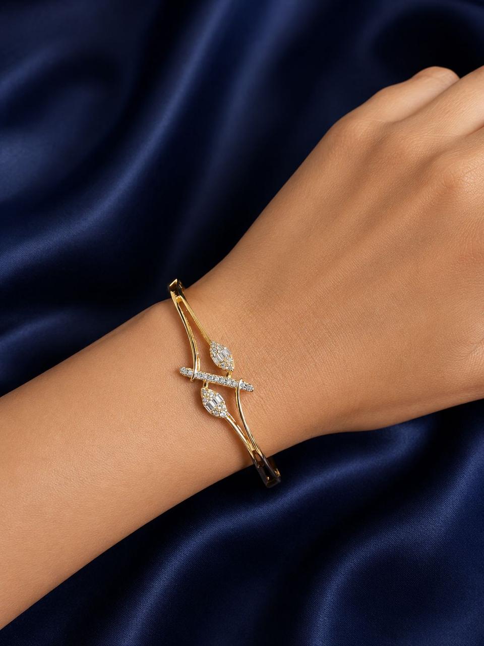 Diamond Leaf Bracelet in Gold