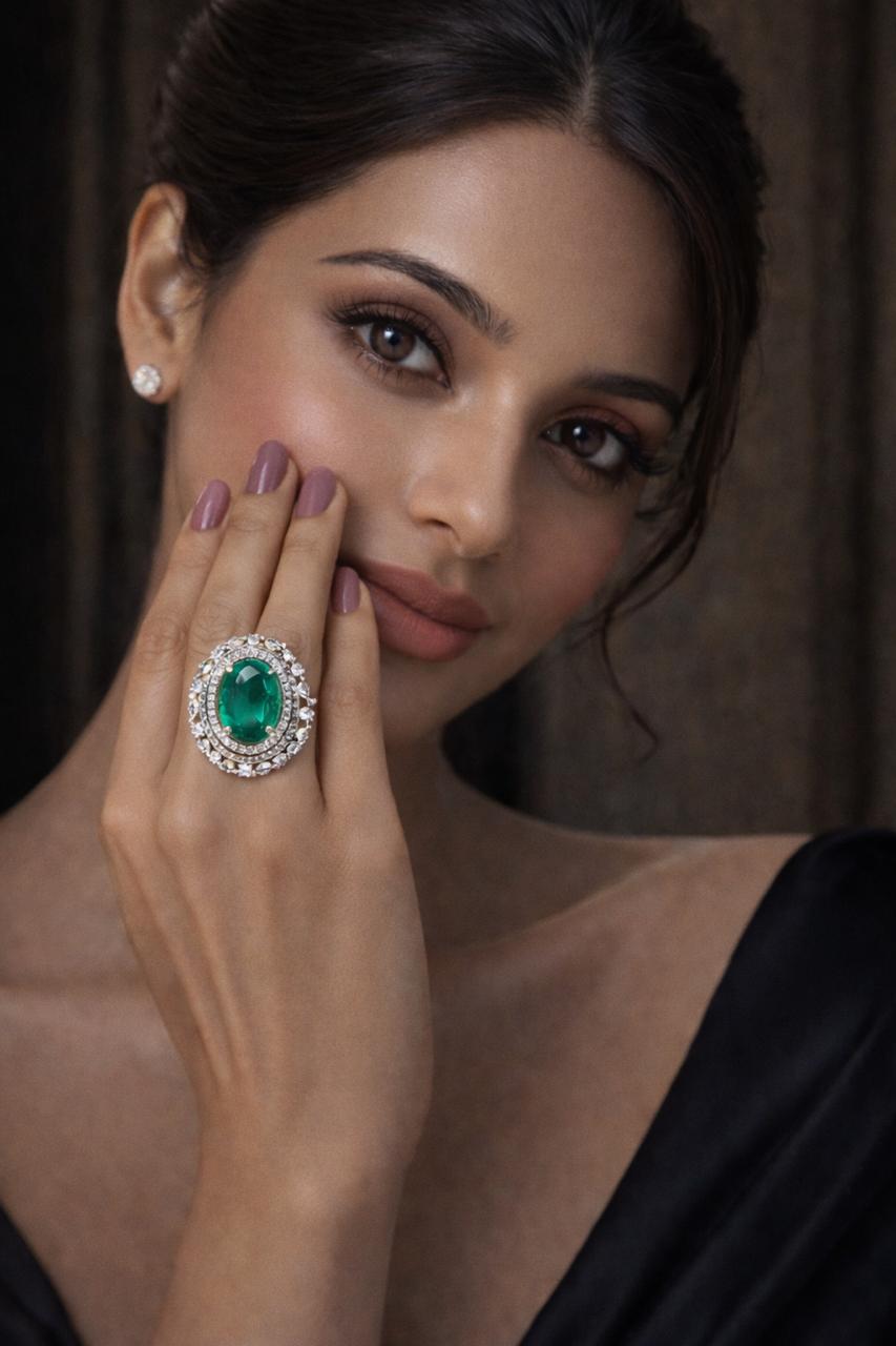 Oval Emerald Diamond Halo Ring