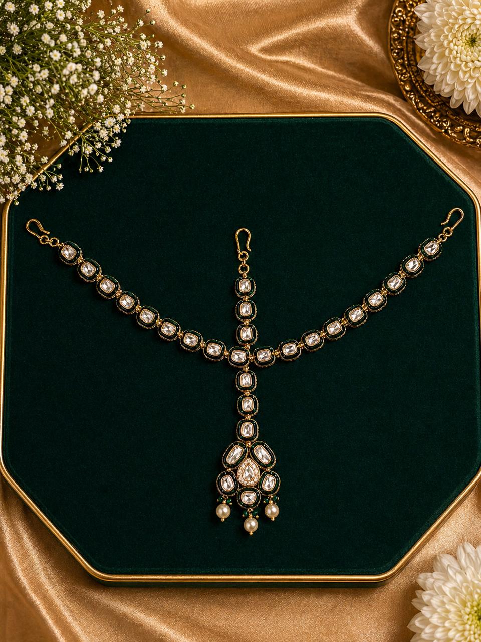 Riwayat Moissanite Emerald Maathapatti with Maangtika