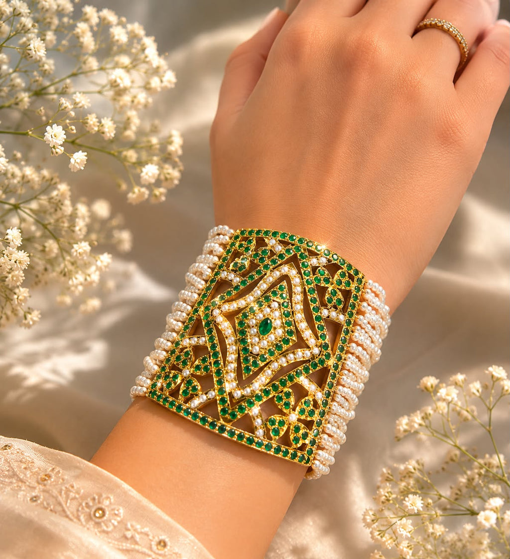 Emerald Noor Pearl Bracelet